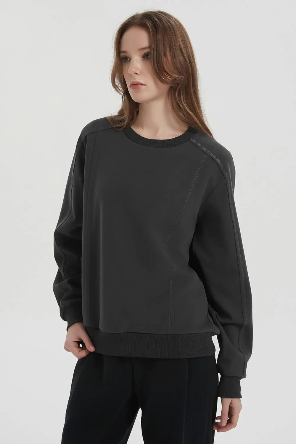 Orolay Women's Casual Crewneck Sweatshirts Long Sleeve Pullover Tops Fashion Oversized Fall Clothes