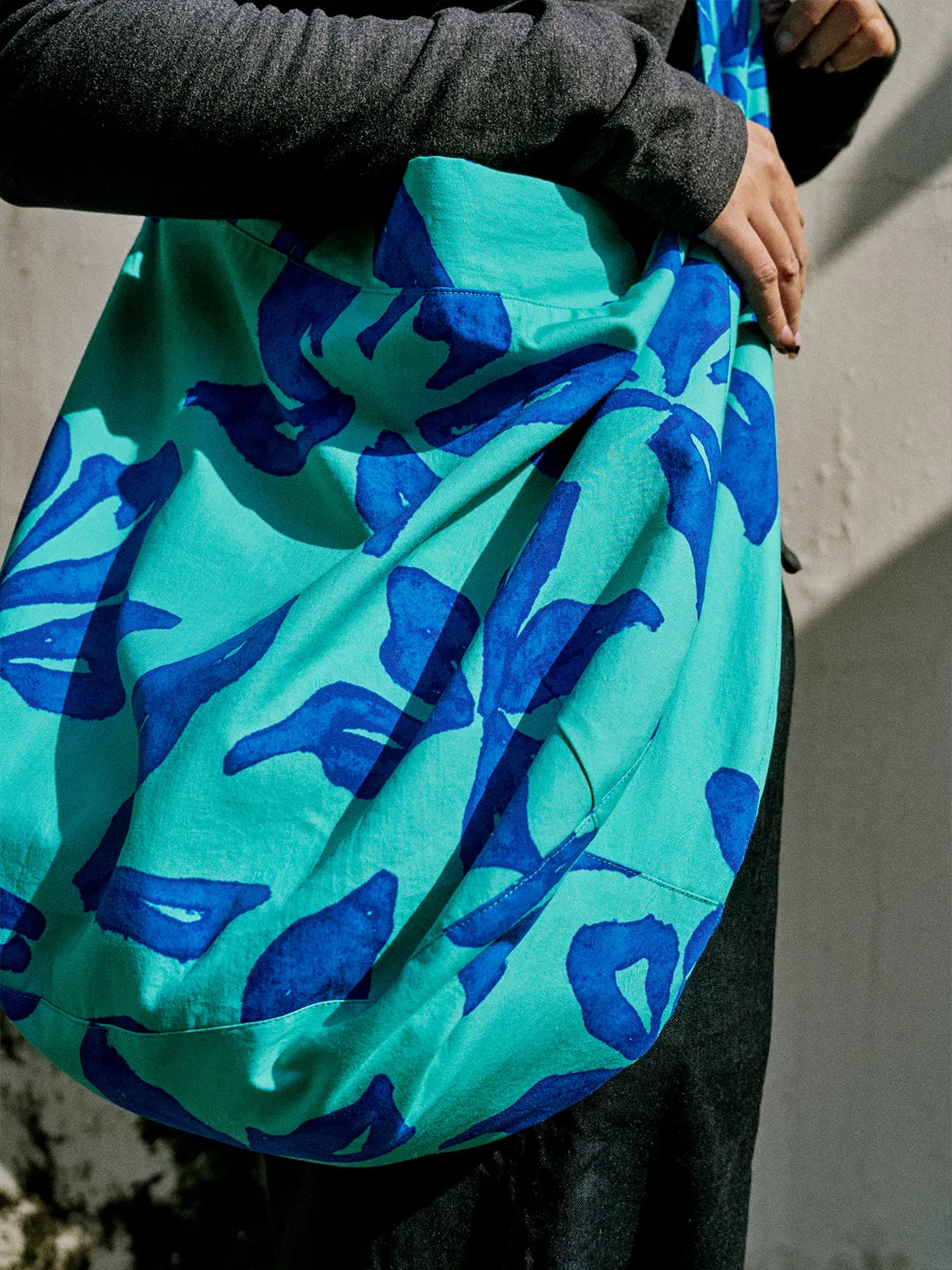 Tropical Bliss Hobo Crossbody Bag - Ocean Blue