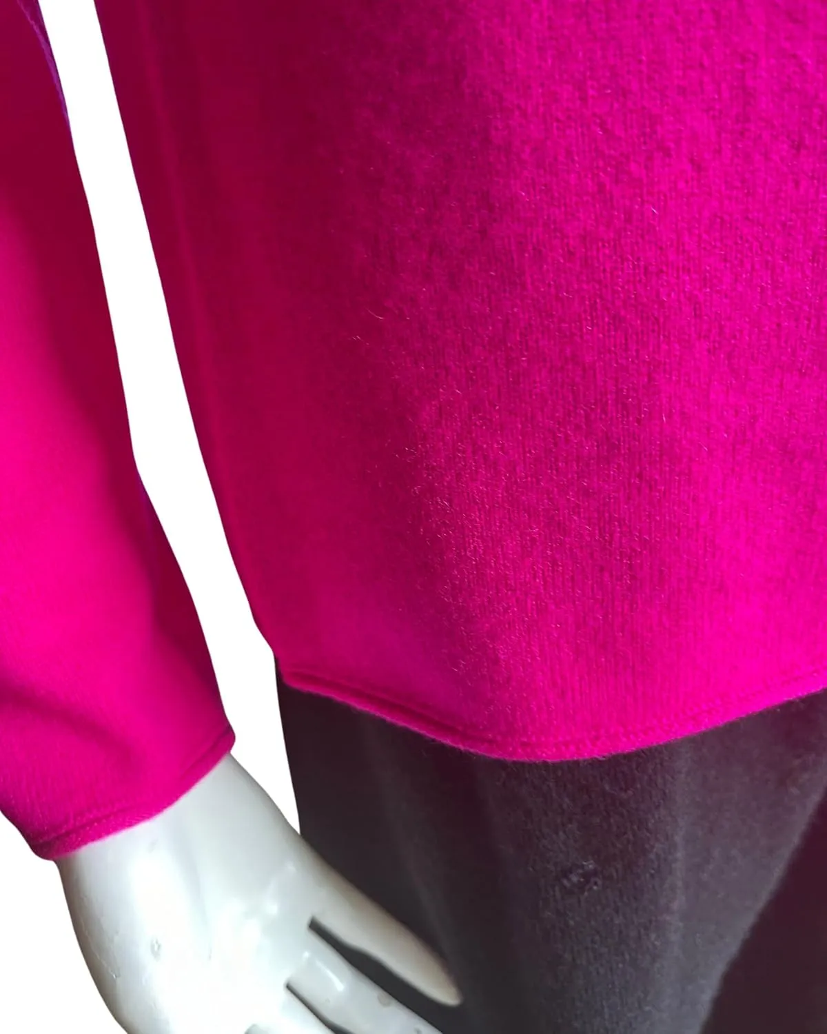 Women's 100% Cashmere Long Sleeve Crew Neck Sweater. Comfort, Luxury, and Soft Silky Texture - Essential Classic Pullover