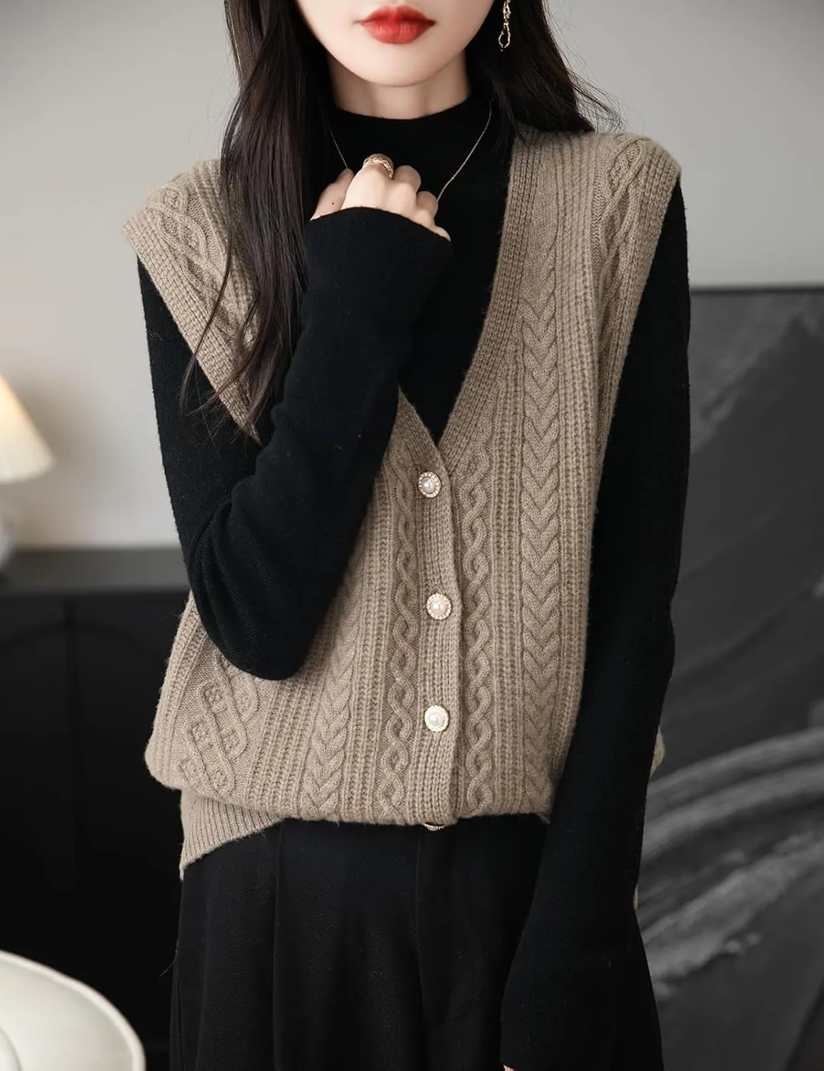 Women's 100% Merino Wool Sweater Vest 2025 Fall Winter V Neck Button Down Sleeveless Cable Knit Sweater Vest